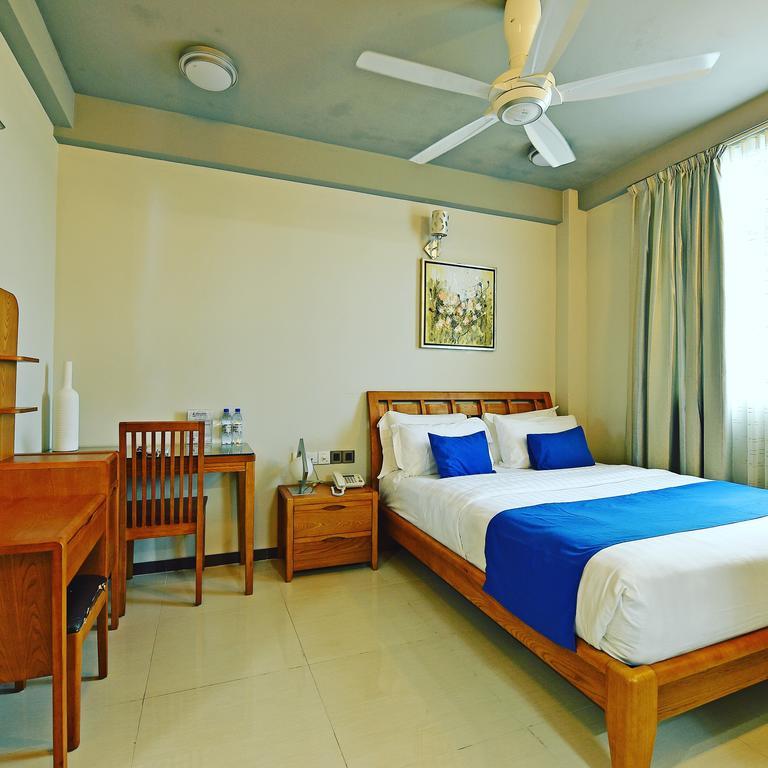 Airport Comfort Inn Premium Hulhumale Exterior photo